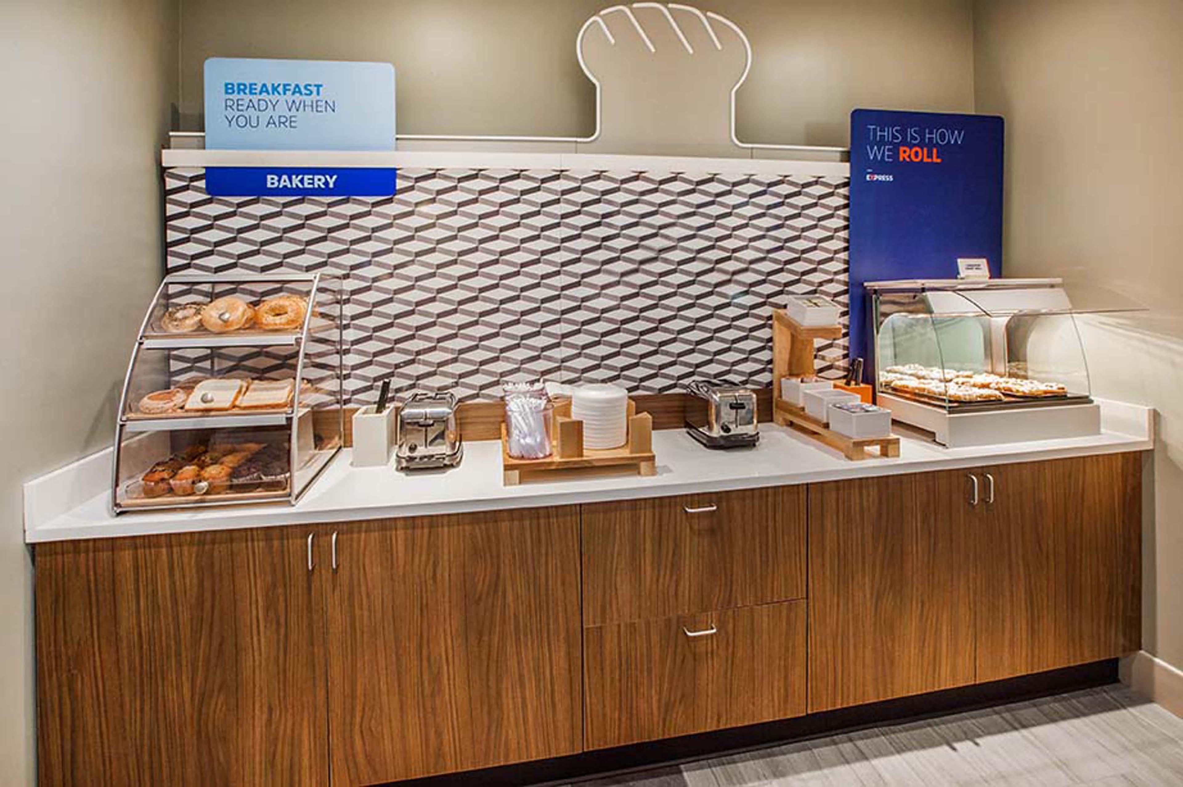 Holiday Inn Express Hotel & Suites Greenwood Eksteriør bilde