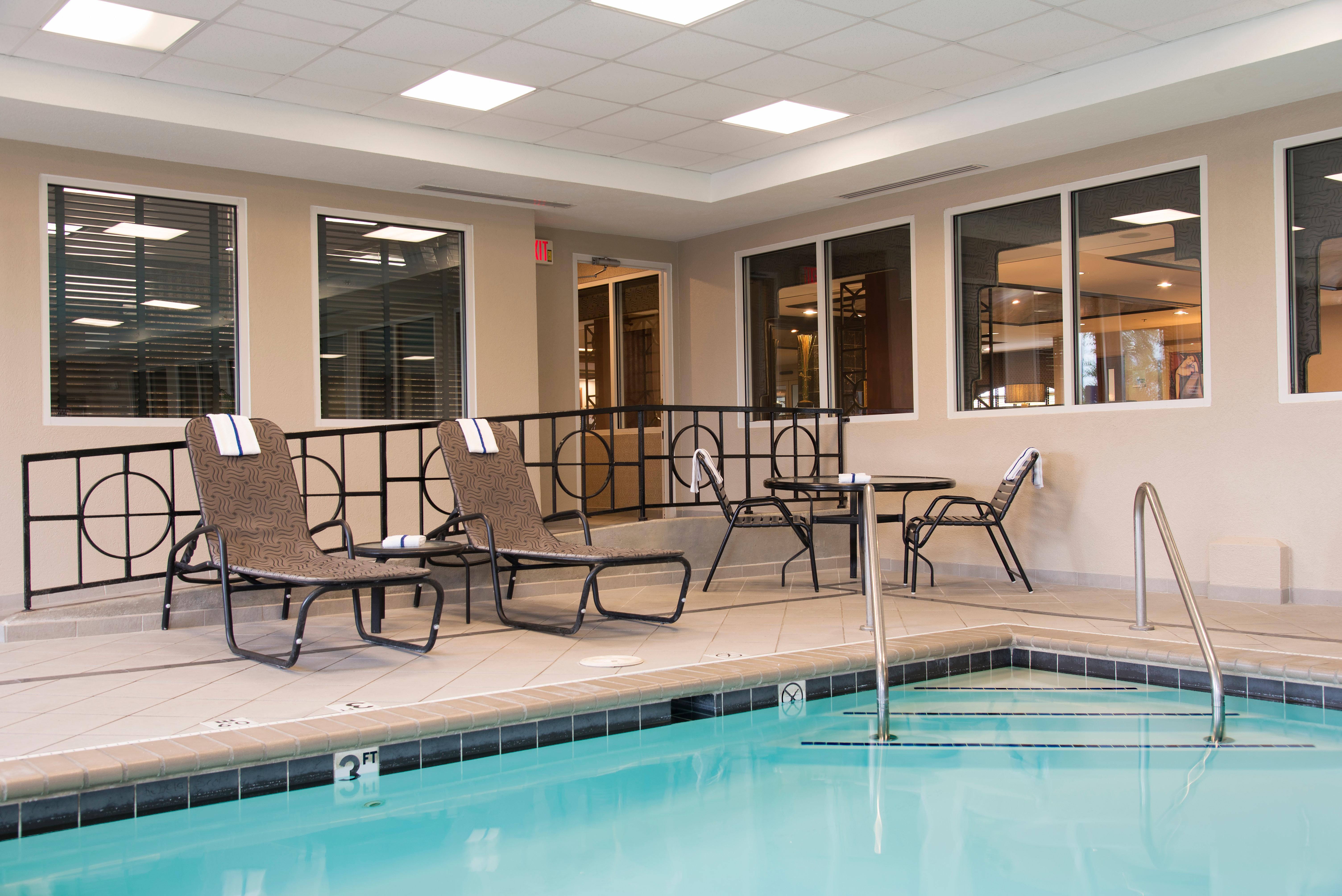 Holiday Inn Express Hotel & Suites Greenwood Eksteriør bilde