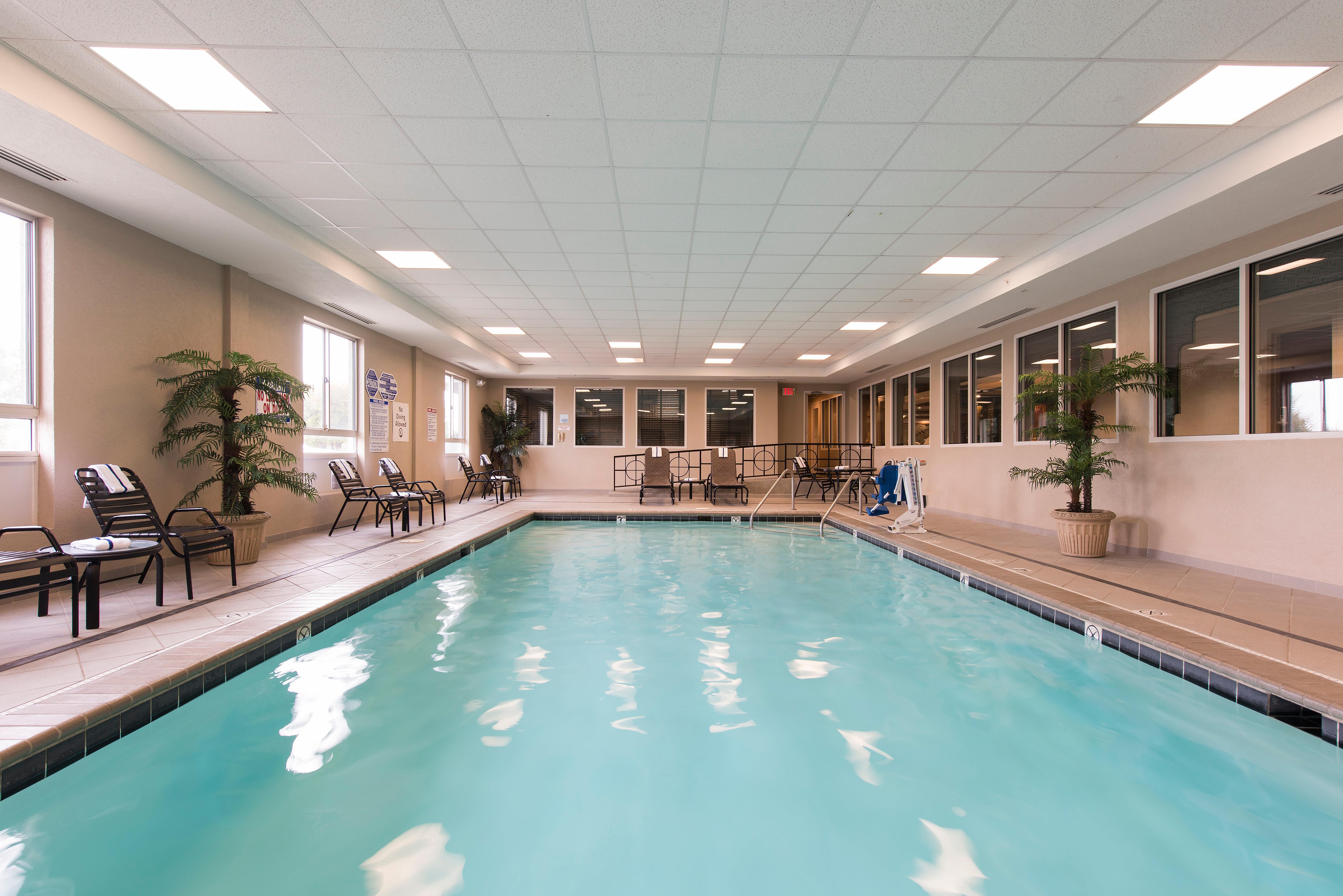 Holiday Inn Express Hotel & Suites Greenwood Eksteriør bilde
