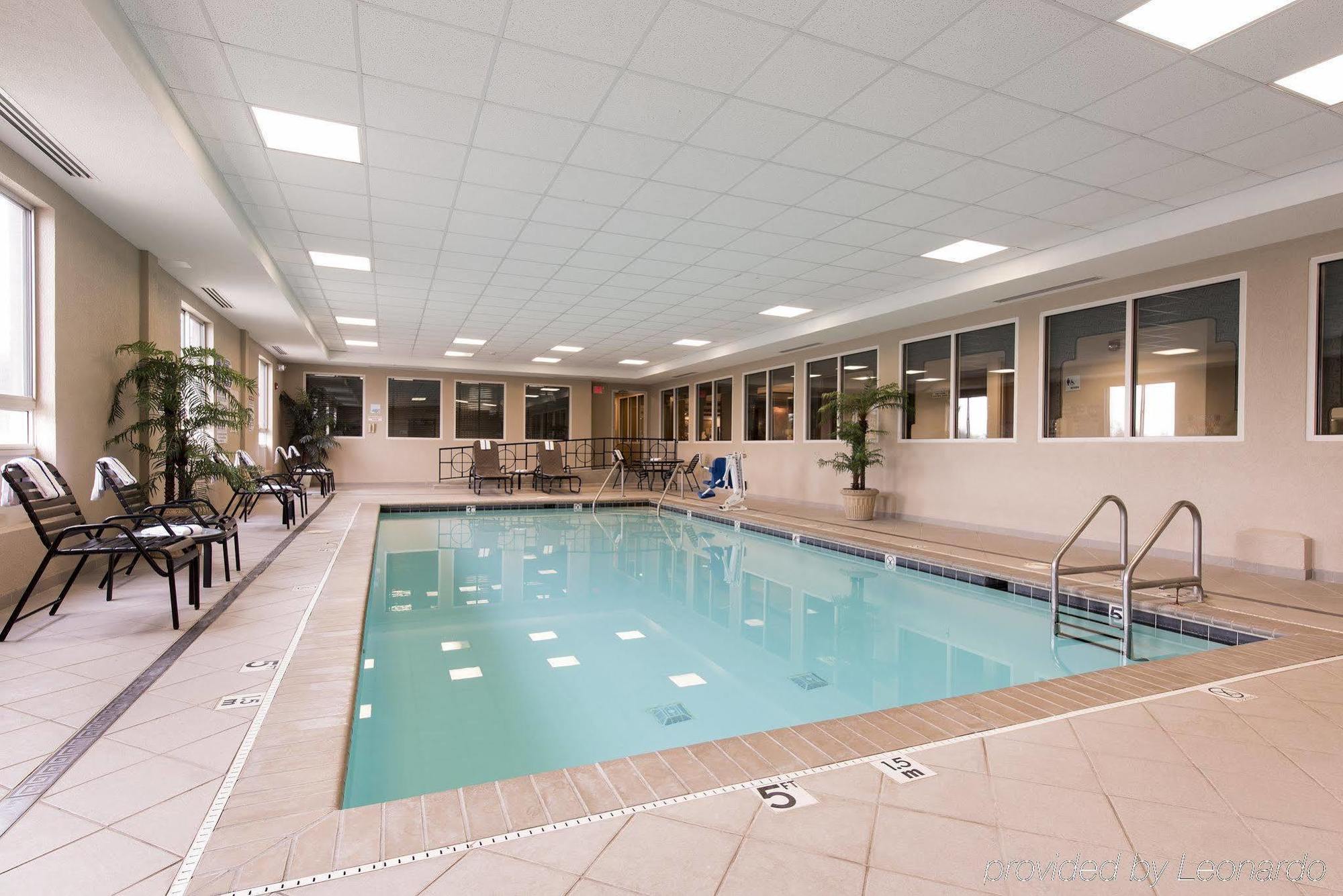Holiday Inn Express Hotel & Suites Greenwood Eksteriør bilde